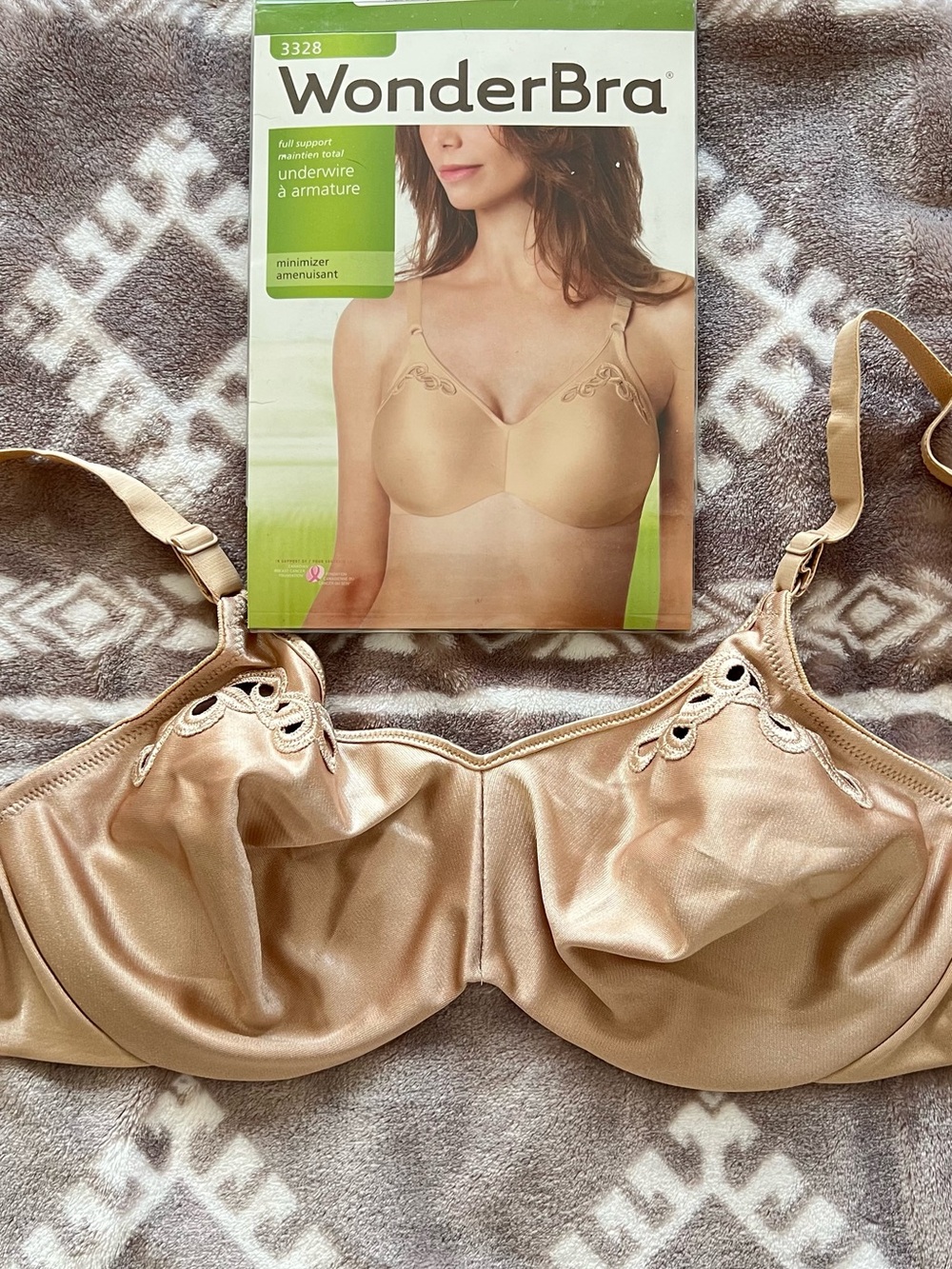 WonderBra Nude Minimizer Underwire Bra with Subtle Embroidery